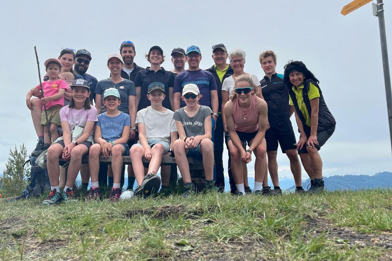 Gruppenbild der Teilnehmenden am Maibummel 2026
